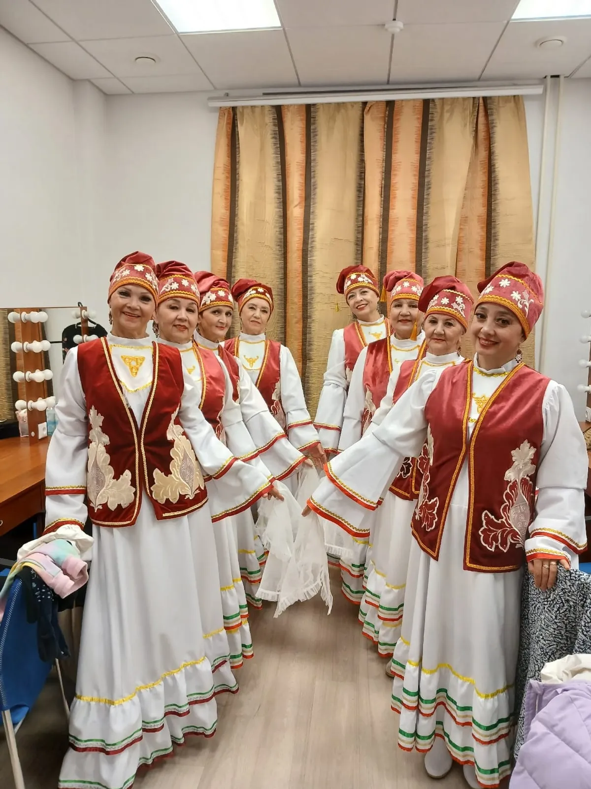 «Сибай ынйылары»--сәхнә биҙәге