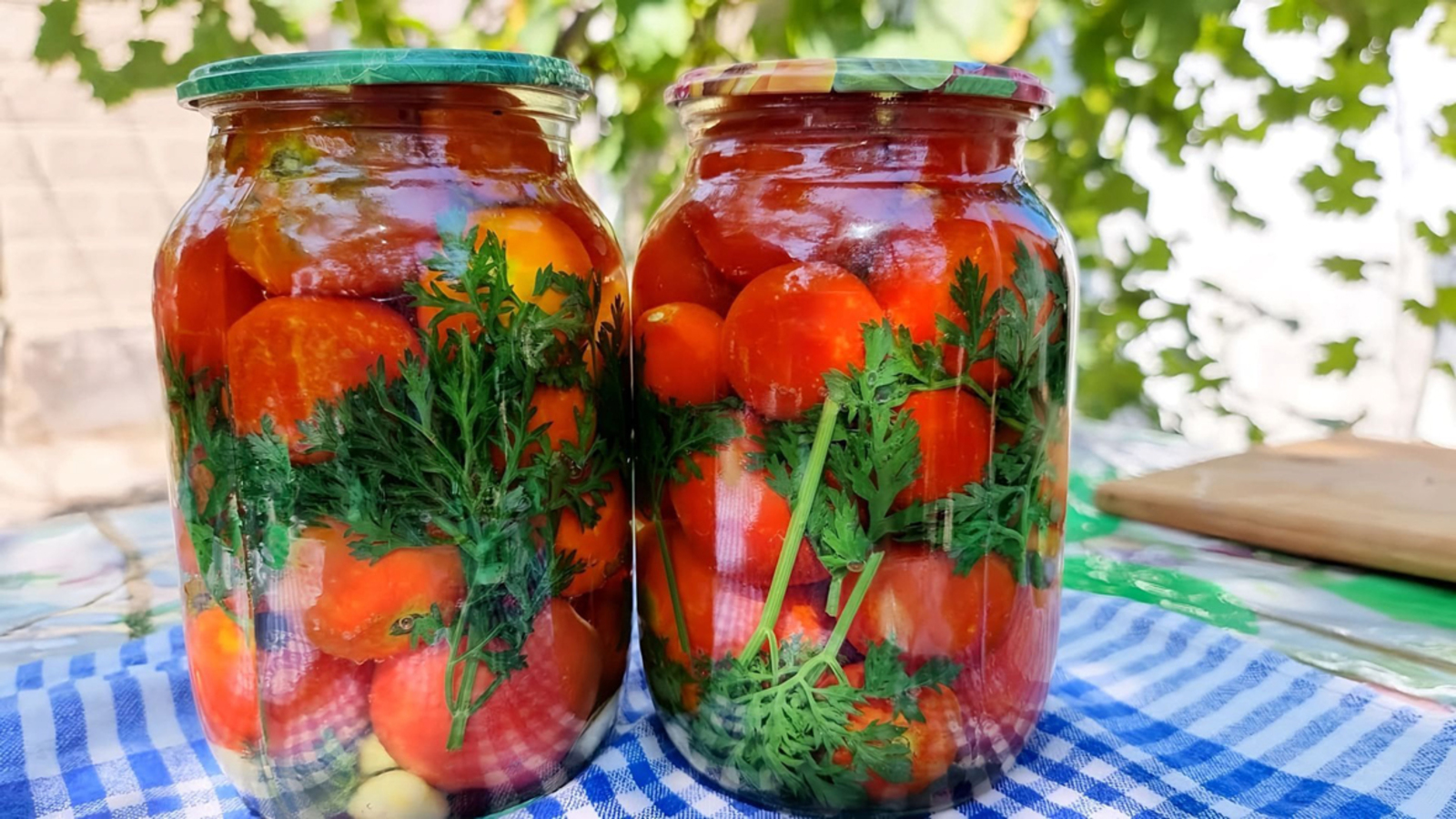 Кишер япрағы менән помидор маринадлау