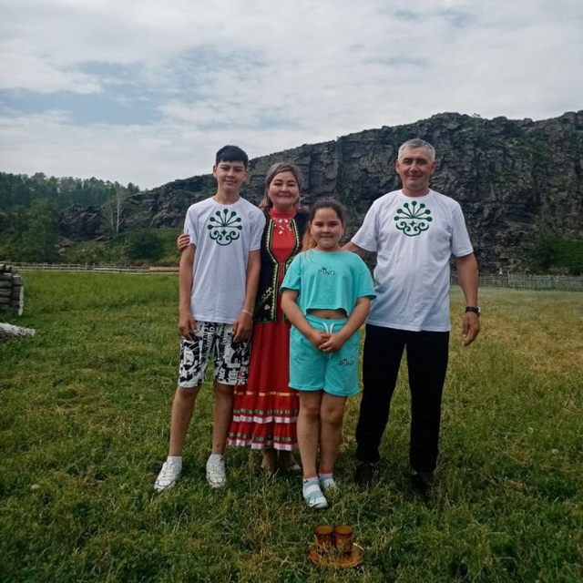 Һынауҙарға бөгөлмәҫ ҡатын