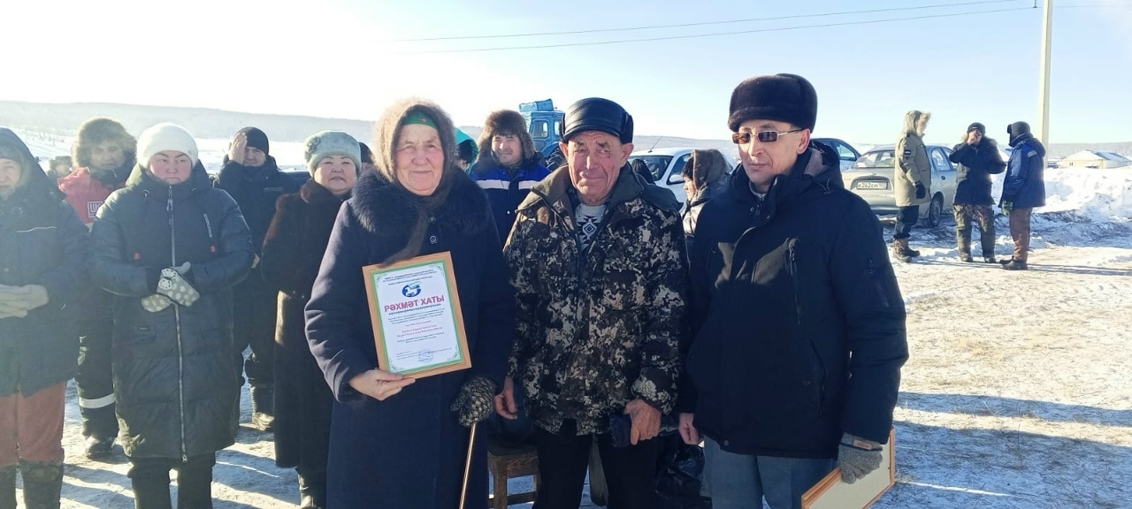 Яугир иҫтәлегенә - ат сабышы