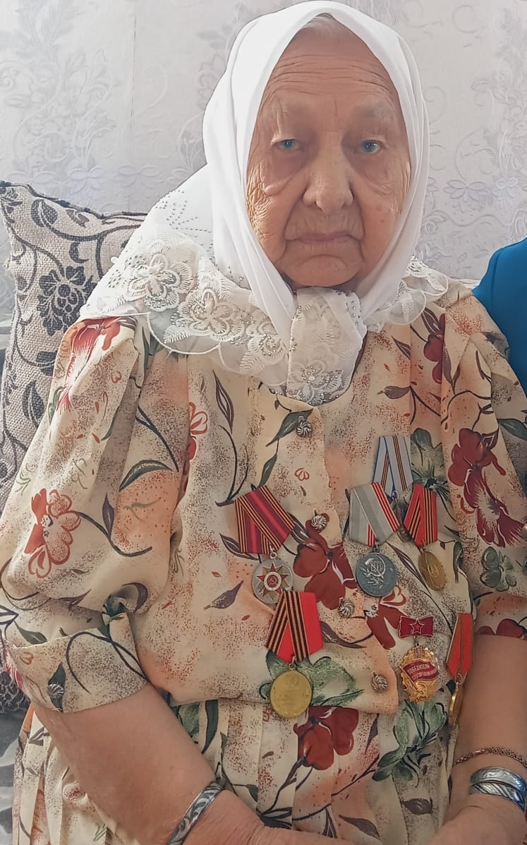 Уҡытыусыбыҙға 100 йәш!