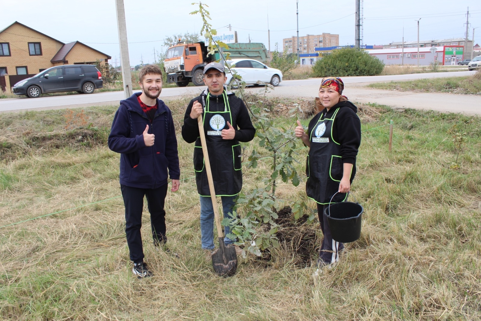 Ултыртыҡ беҙ йәп-йәш имәндәр...