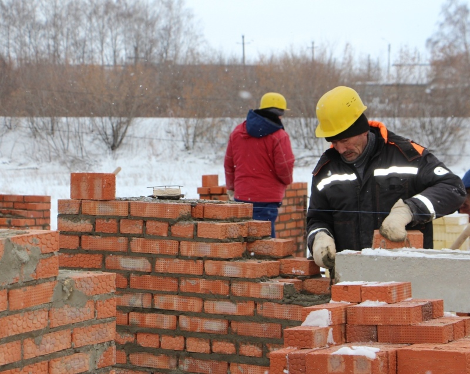 На досрочное завершение программы по переселению граждан из аварийного жилищного фонда в Башкортостане будет направлено более миллиарда рублей