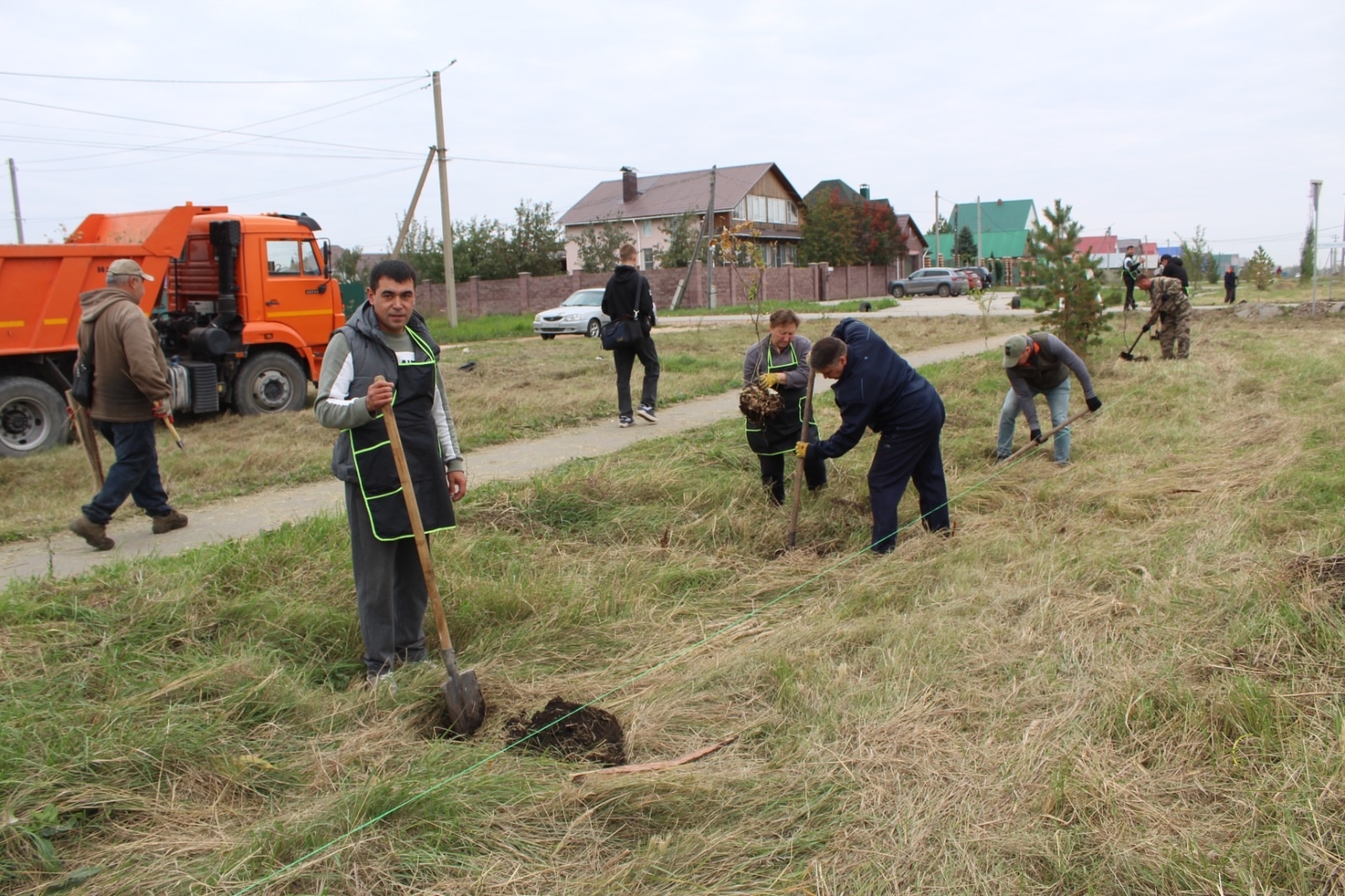 Ултыртыҡ беҙ йәп-йәш имәндәр...