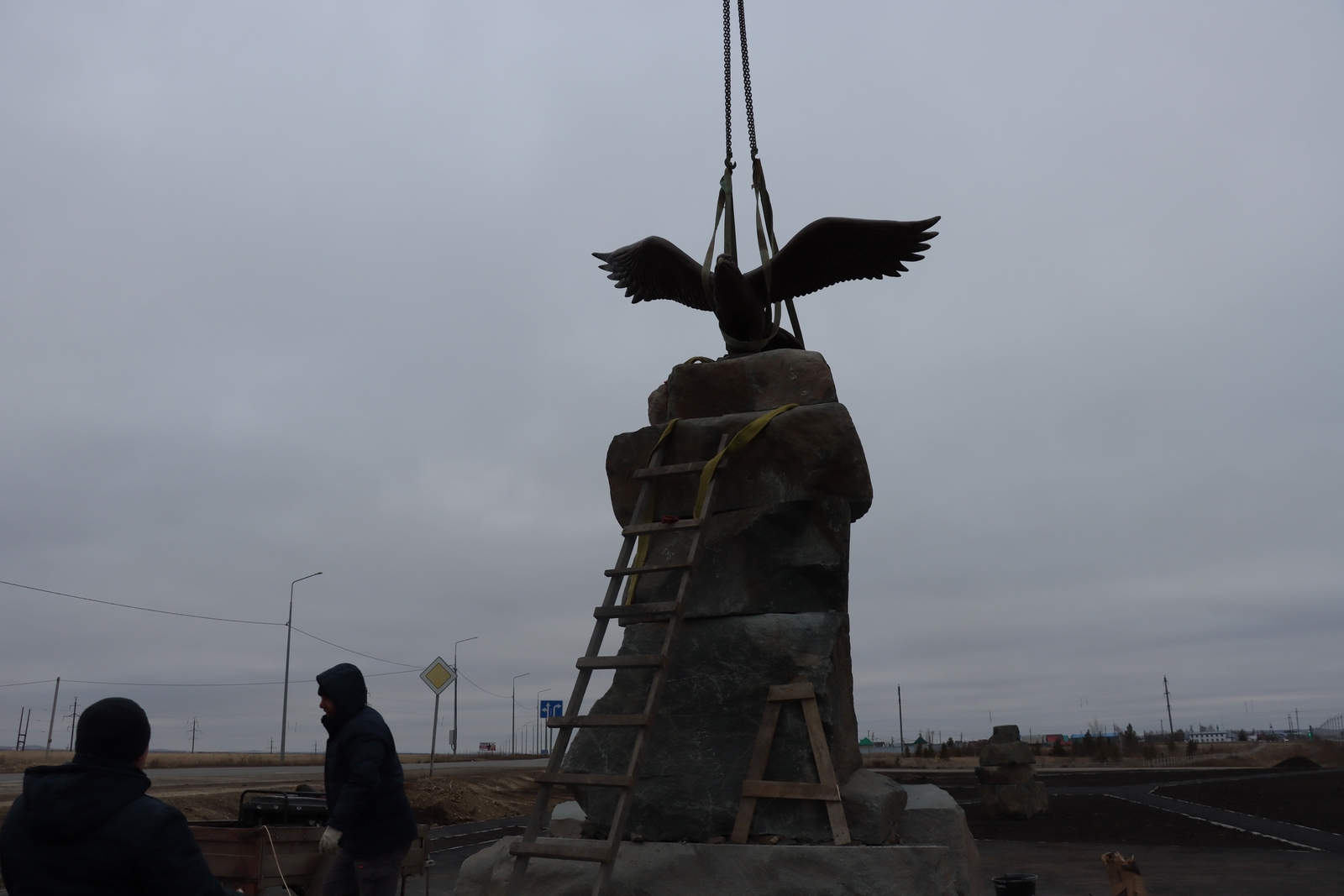 Бөркөттө кем өркөттө?