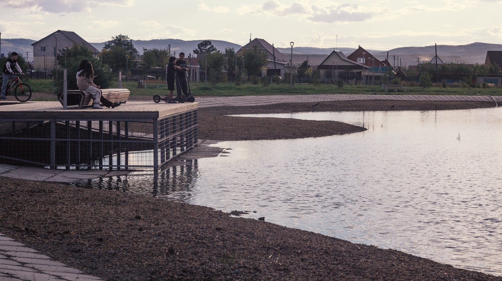 Пруд в экопарке наполняется водой