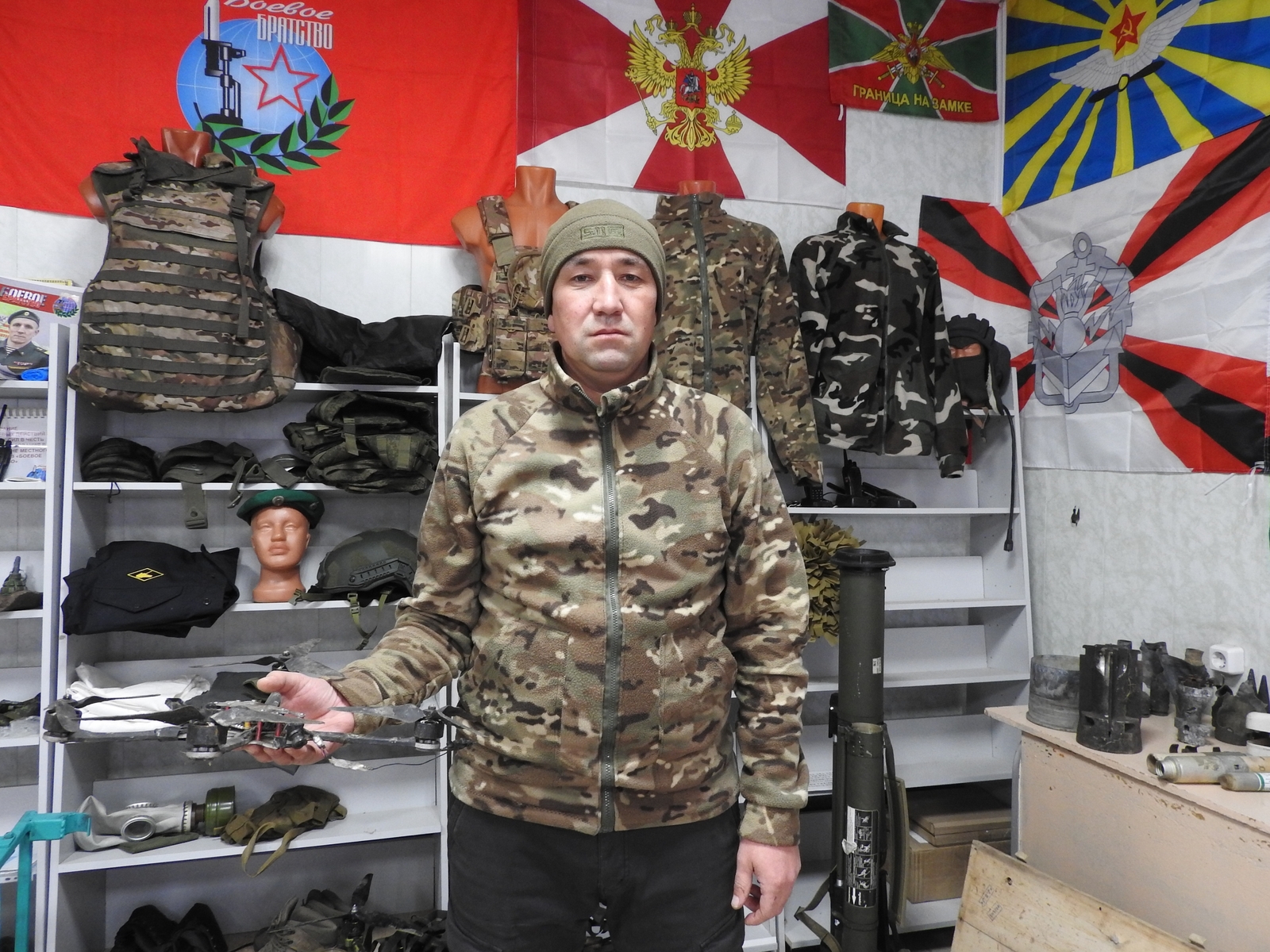 Һалдат ил ҡушҡанды үтәй