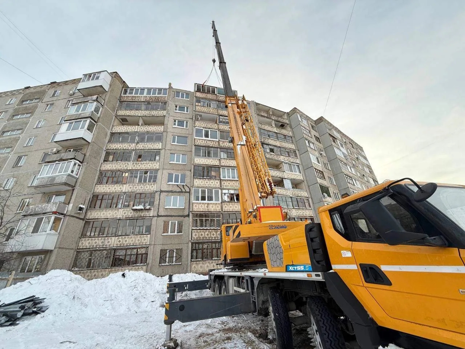 Күп ҡатлы йортто емерәләр