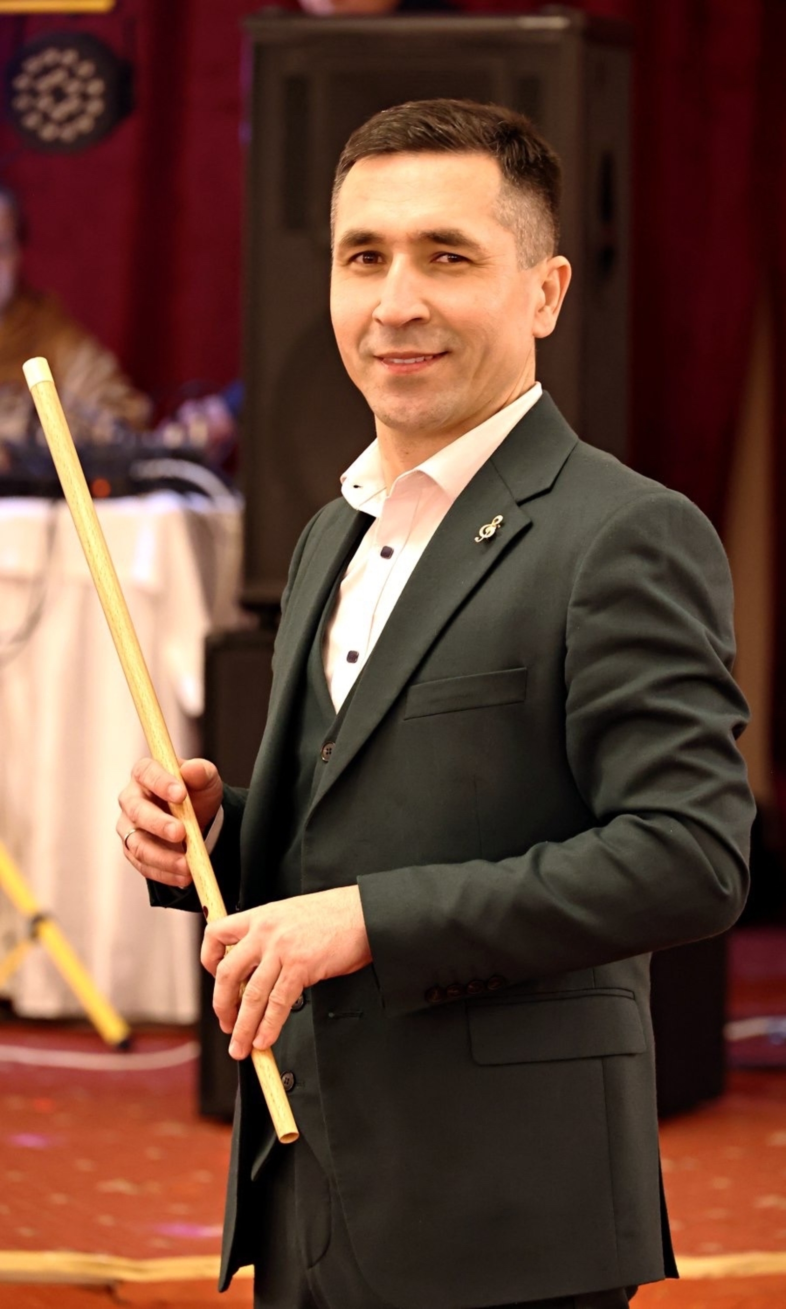 Юнир Һағынбаев: «Шоу менән йәштәрҙе тәрбиәләп булмай»