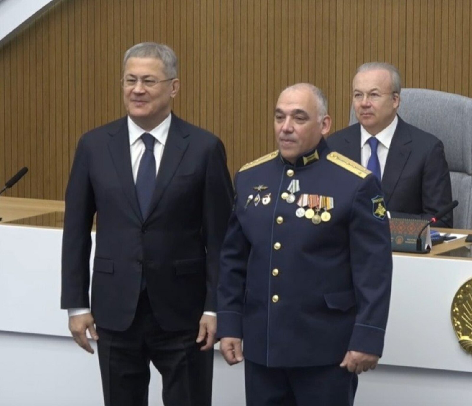 Башлыҡ яугирҙәргә миҙал тапшырҙы