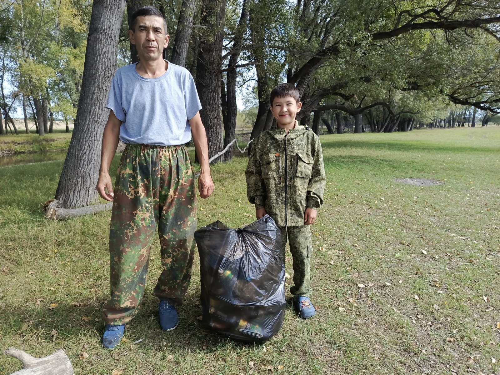 Берега реки Кизил стал чистым