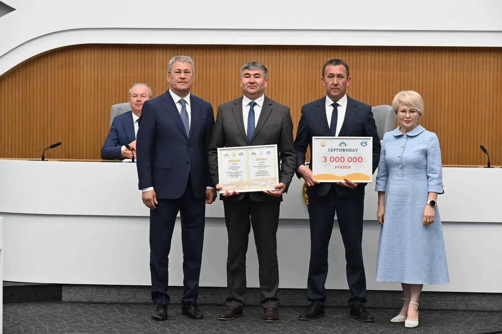 Конкурс көтөлгәнде аҡланы